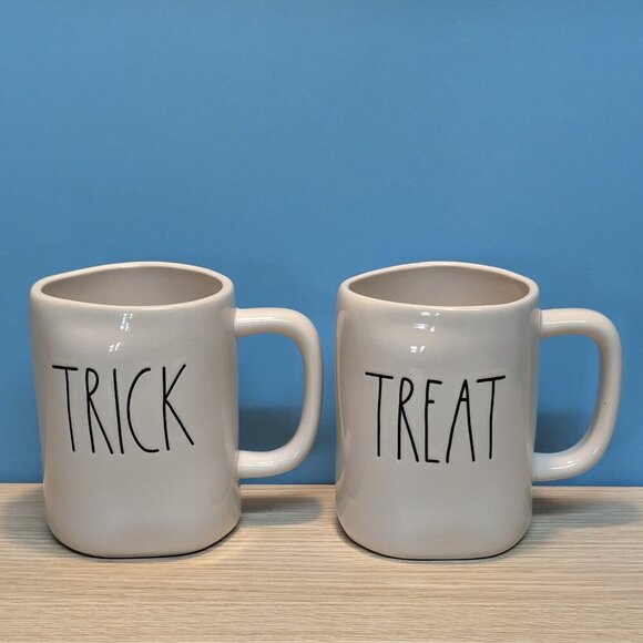 HALLOWEEN MUGS Trick or Treat set of 2 Rae Dunn Artisan Collection - Picture 1 of 6